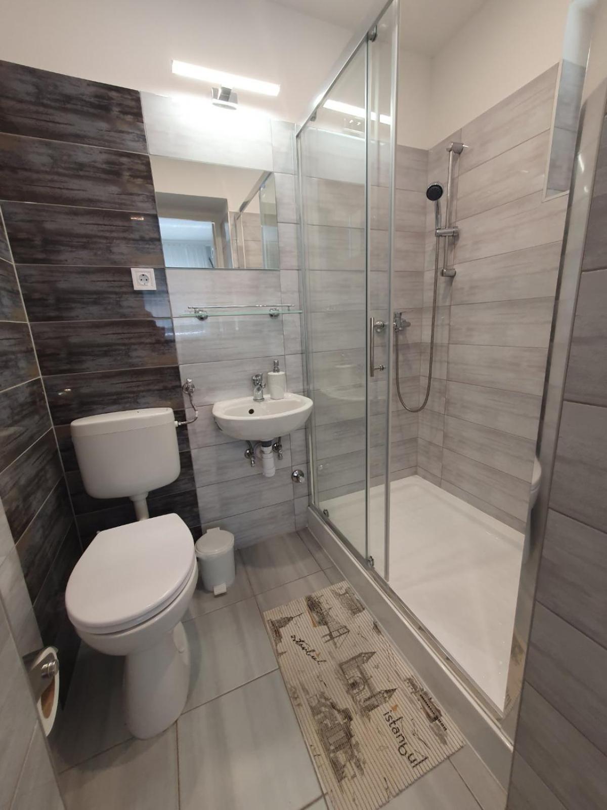Lara Apartments Siófok Esterno foto