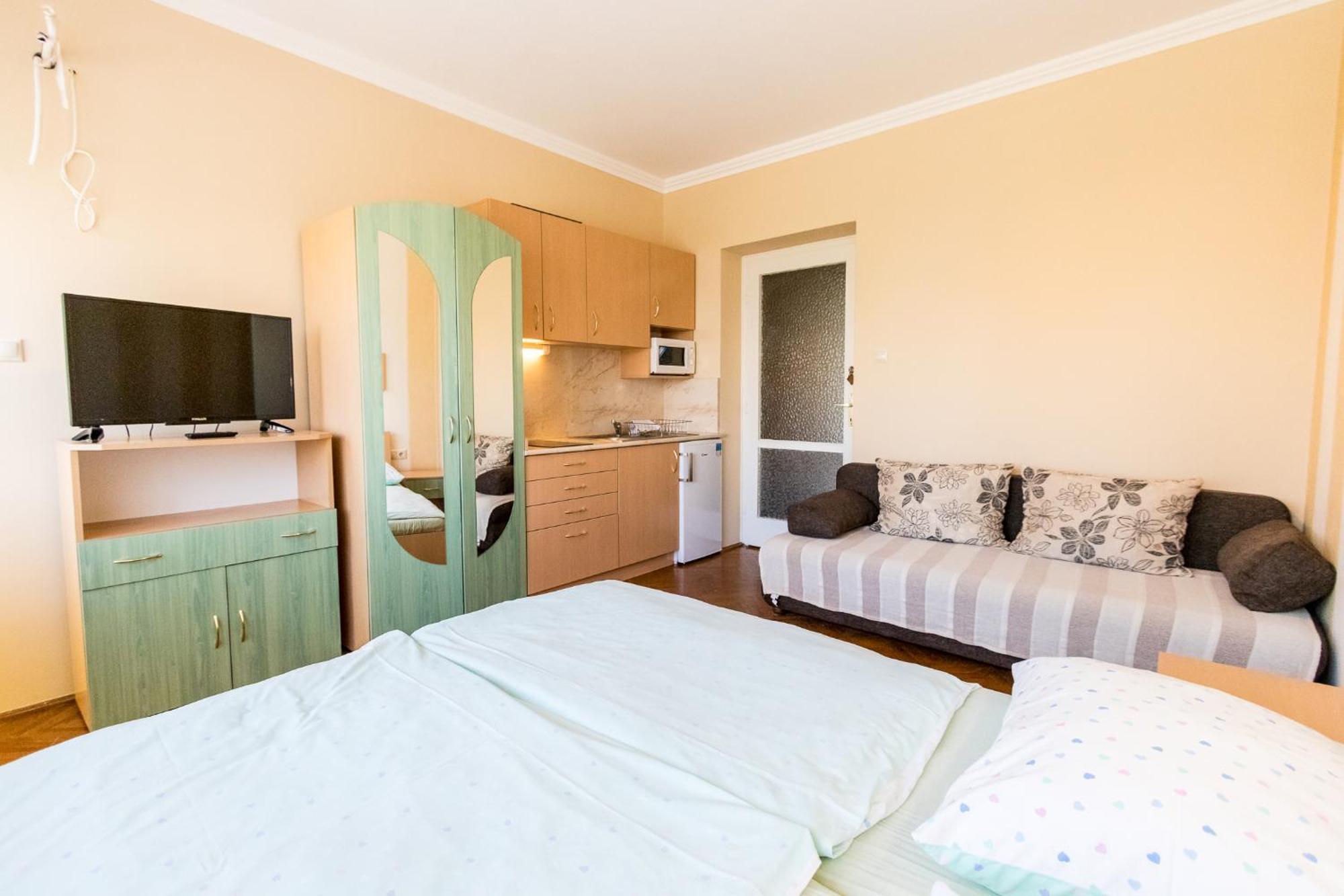 Lara Apartments Siófok Esterno foto